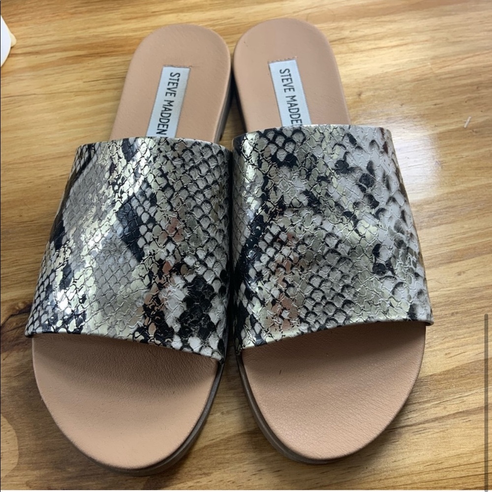 STEVE MADDEN KAROLYN SNAKE SKIN SANDAL